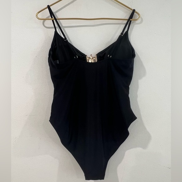 Women's V-Neck Gold
Starfish Underwire One-Piece Swimsuit pool cruise sea NWOT - Picture 4 of 9